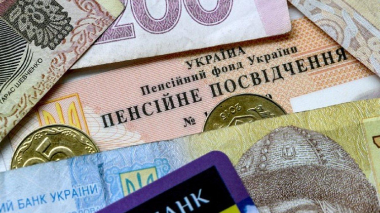 Хто у 2022 році може достроково вийти на пенсію: усі подробиці