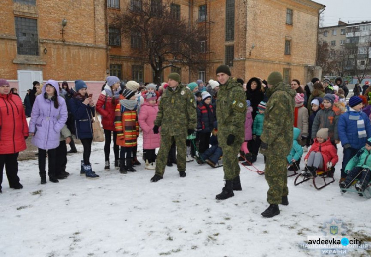 Более 7 тысяч человек массово праздновали Масленицу на подконтрольной части Донетчины (ФОТО)