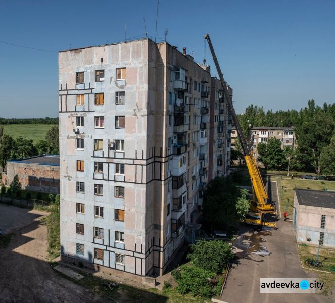 Знаменитая авдеевская многоэтажка-разукрашка: страшное прошлое и перспективы (ФОТО + ВИДЕО)