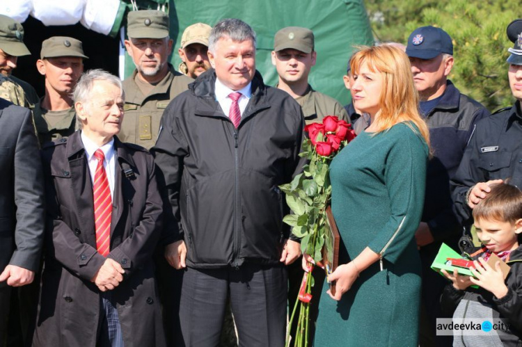 Именем погибшего в Авдеевке спасателя назвали катер (ФОТО)