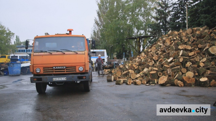 Співробітники АКХЗ готують підприємство до зими