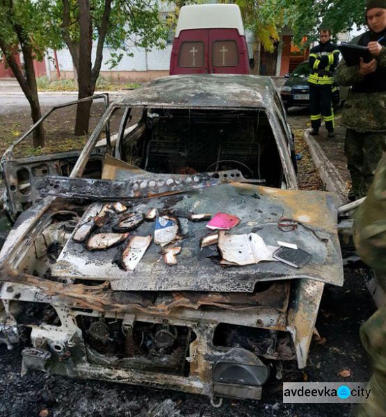 На Донетчине ночью в припаркованной машине сгорел человек