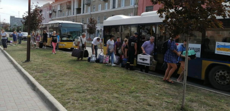 У безпечніших областях країни вже підготовлено більше 90 тисяч місць для розміщення евакуйованих мешканців Донеччини