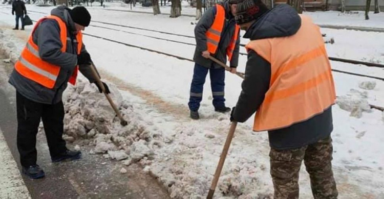 Снегоборьба в Авдеевке (ФОТОФАКТ)