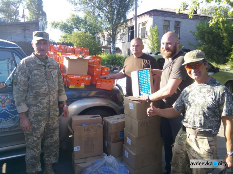 Офицеры группы Cimic Avdeevka доставили помощь гражданским и военным