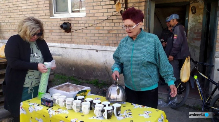 До жителів Опитного завітали представники Авдіївської, Очеретинської та обласної влади