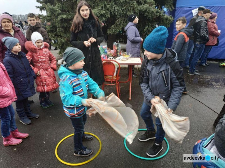 Масленичный разгуляй: Авдеевка весело встречала весну (ФОТОРЕПОРТАЖ)