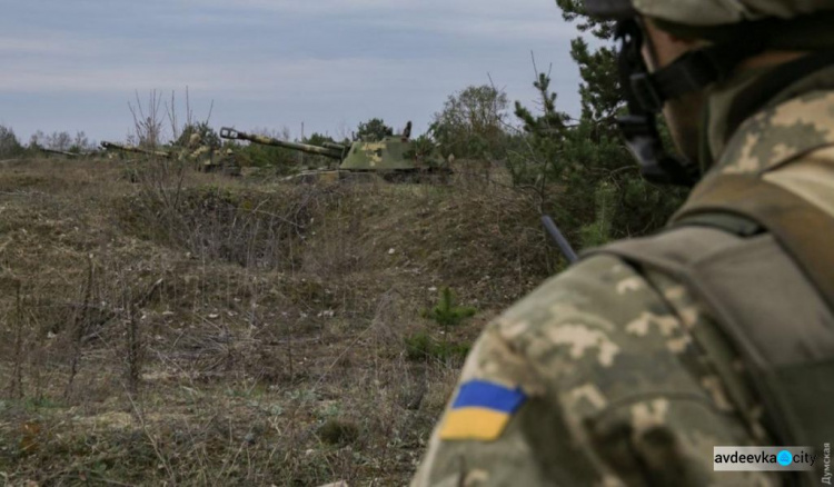 Вблизи Авдеевки враг вел огонь из подствольного гранатомета, крупнокалиберного пулемета и стрелкового оружия