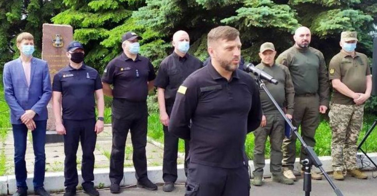 В Авдіївці рятувальникам ДСНС за допомогу у відновлюванні пошкоджених обстрілами будинків вручили грамоти і нагороди