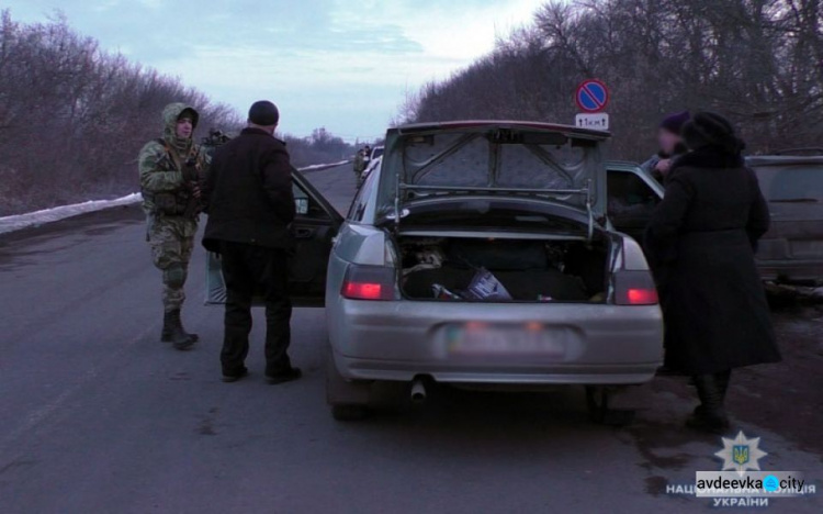 На КПВВ в Донецкой области спецпроверка выявила 13 перевозчиков-нарушителей (ВИДЕО)