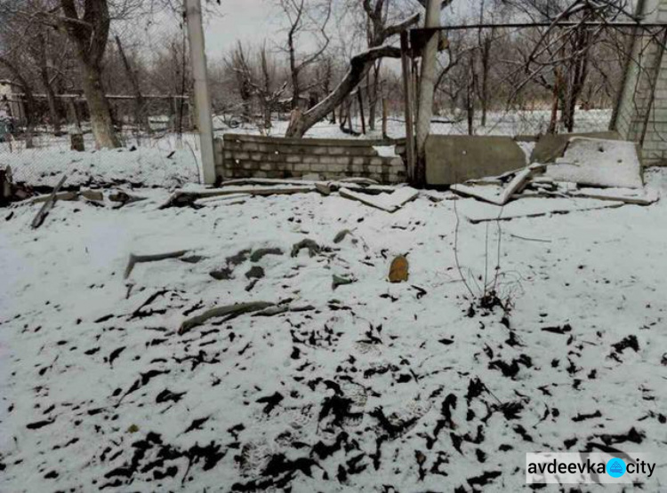 Обстрел Авдеевки продолжается, мины попадают в жилой сектор, - Аброськин (ФОТОФАКТ)