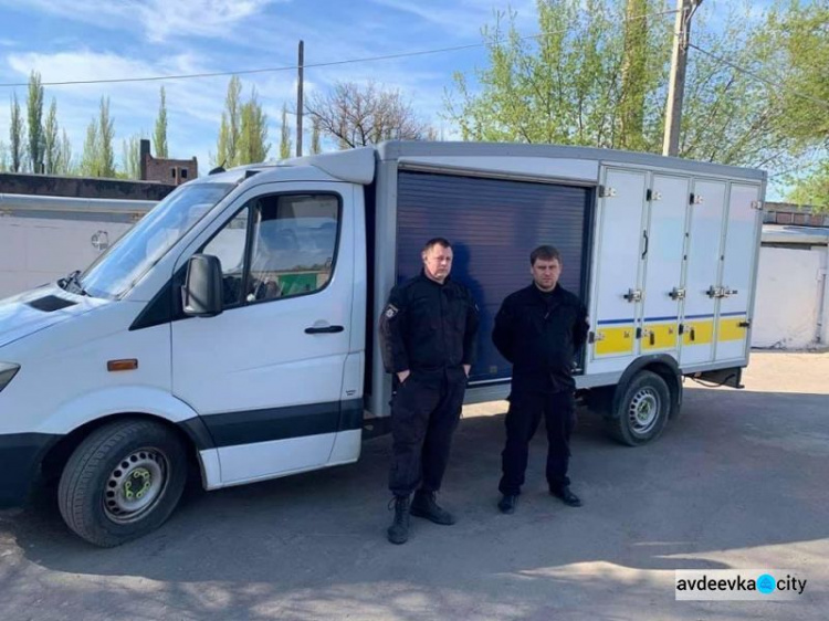 В Авдіївці «ЗооКонтроль» виловлює безпритульних собак