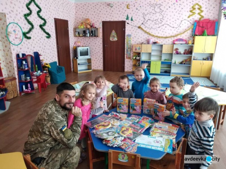 Авдеевские «симики» доставили подарки детям и помощь взрослым (ФОТО)