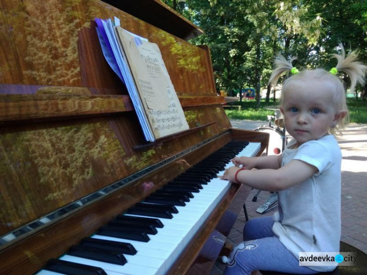  В Авдеевке состоялся концерт под открытым небом (ФОТО+ВИДЕО)