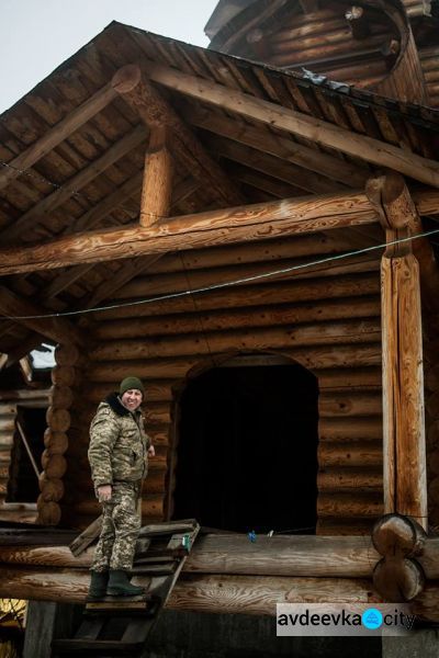 Военные показали, как выглядит авдеевский источник Св. Николая Чудотворца после обстрелов (ФОТО)