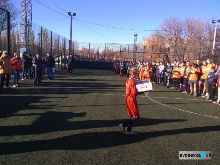 В Авдеевке наградили победителей “Кожаного мяча” (ФОТО)