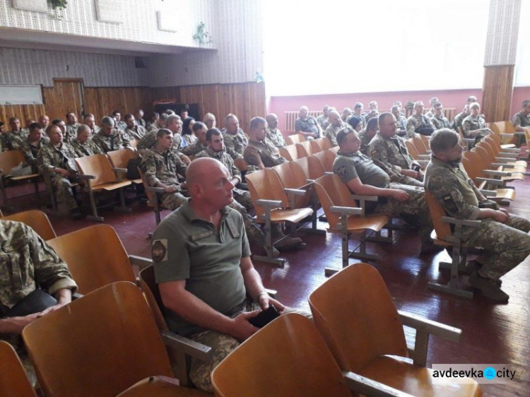 Авдеевские симики возвращали свет и развозили помощь (ФОТО)