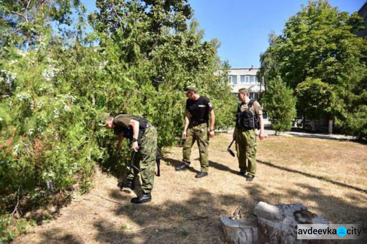 Школы прифронтовой Авдеевки готовы к старту нового учебного года (ФОТО)