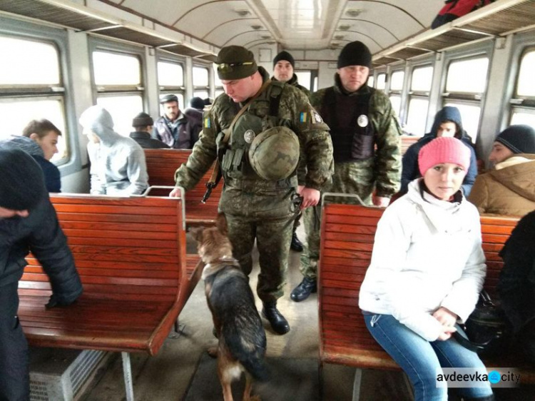 В Покровской оперзоне полиция изъяла 18 гранат и другие опасные "сувениры" (ФОТО)