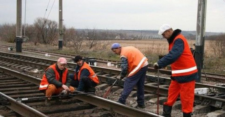 «Донецкая железная дорога» не может восстановиться из-за захватчиков