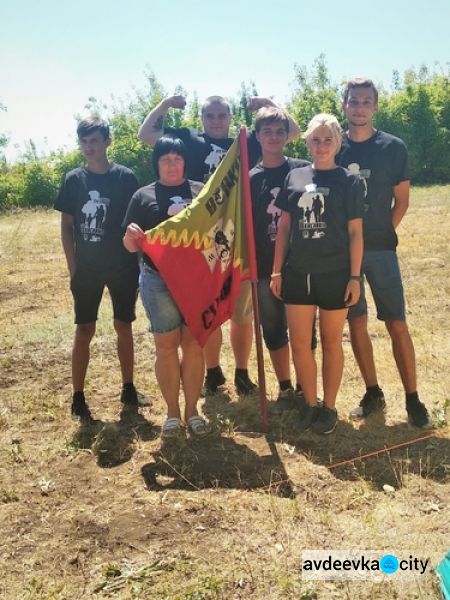 Представители Авдеевки чествовали защитников на горе Карачун (ФОТО)