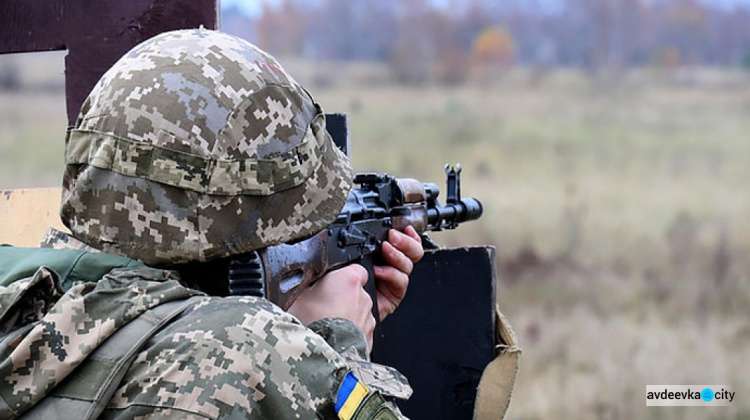 На Донбасі стріляли з гранатометів