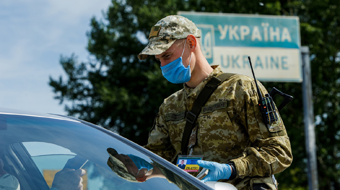 Чоловіки-студенти іноземних вишів більше не можуть виїхати за кордон під час воєнного стану