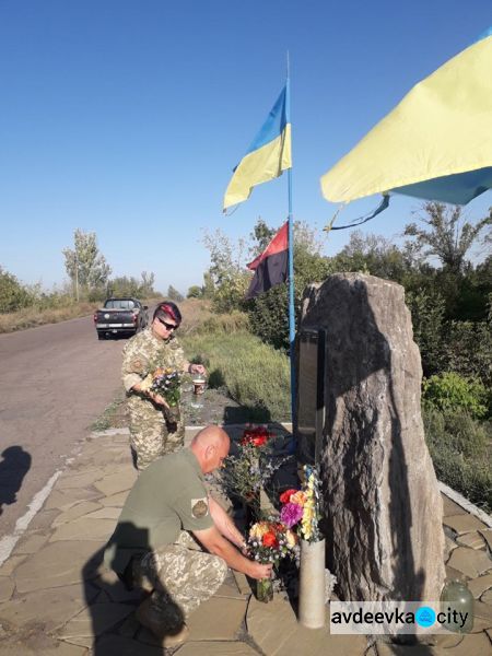 Авдеевские симики возвращали свет и развозили помощь (ФОТО)