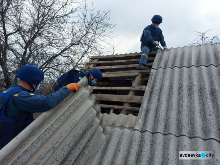 Спасатели за две недели восстановили 60 обстрелянных домов на Донетчине