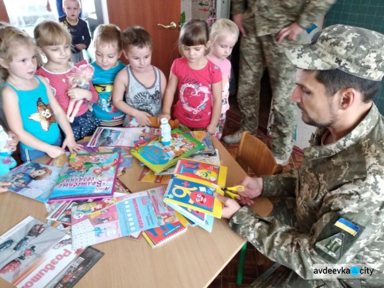 Авдеевские «симики» охватили помощью военных и детвору