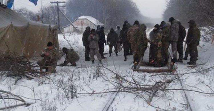 На Донбассе продолжается блокада ж/д-путей, в результате Славянская ТЭС перешла на аварийный режим работы