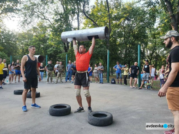 Авдеевские богатыри показали силу на региональных состязаниях (ФОТО)