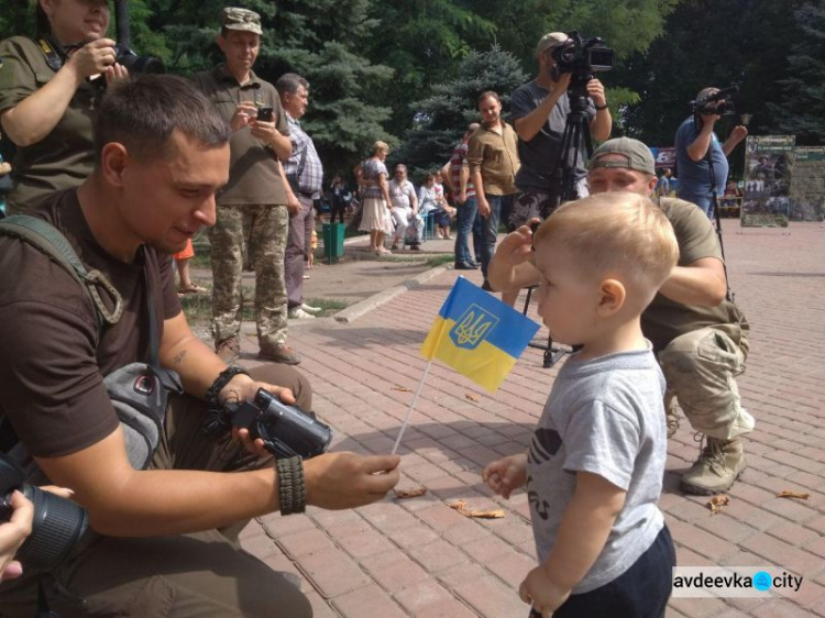 Авдіївка урочисто відзначила День звільнення міста від проросійських бойовиків (ФОТОРЕПОРТАЖ)