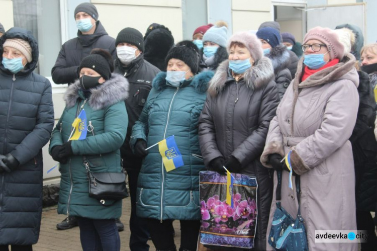 В Авдеевку прибыл первый за шесть лет войны пассажирский поезд