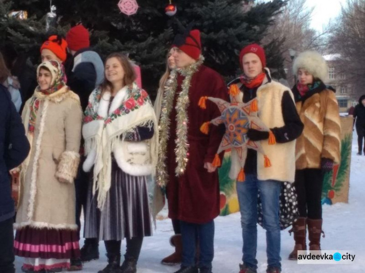 В Авдіївці вертепували майбутніі лідери з усієї країни (ФОТО)