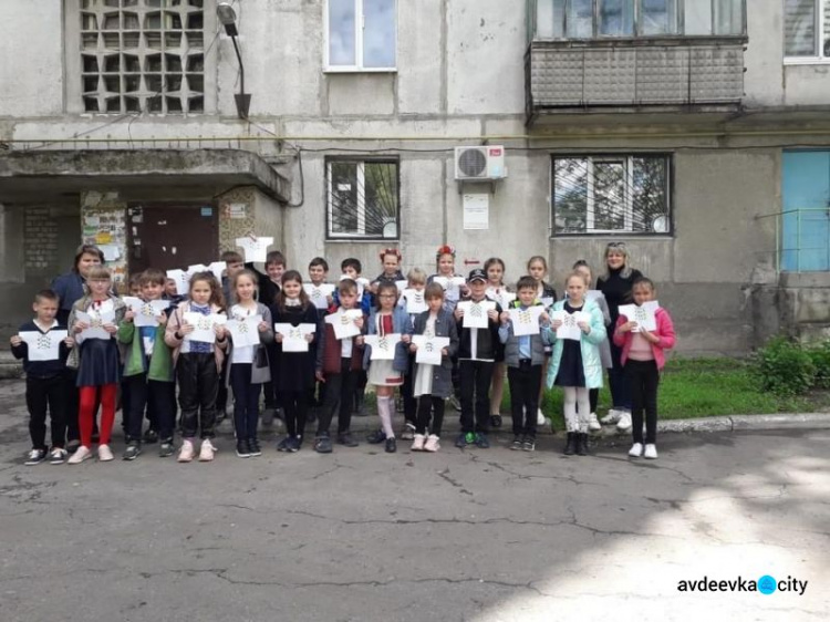 Для авдіївських малюків пройшов майстер-клас до Дня вишиванки