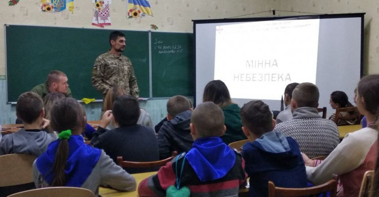 С детьми Авдеевки провели занятие, важное для жизни (ФОТО)