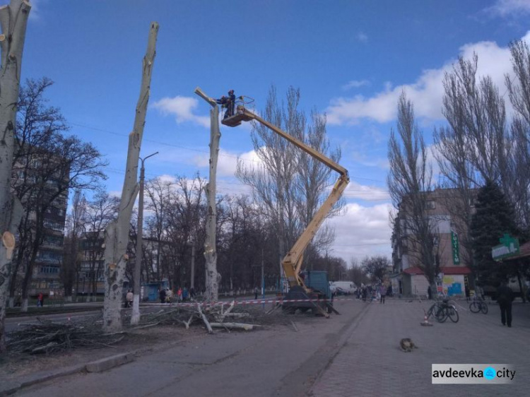 Авдеевка: внешний вид центрального проспекта меняется на глазах (ФОТОФАКТ)