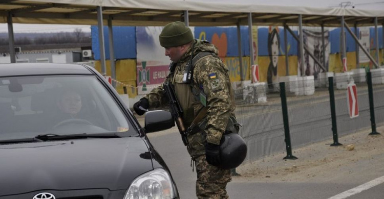 У КПВВ Донетчины проезда ожидают более трехсот авто