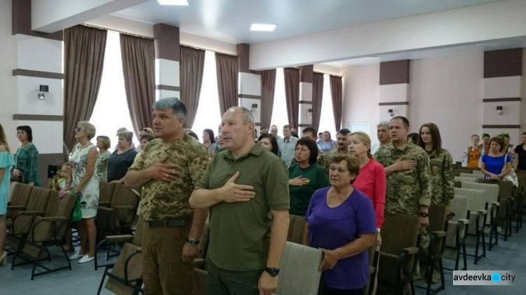 Авдеевские медики принимали поздравления с профессиональным праздником (ФОТО)