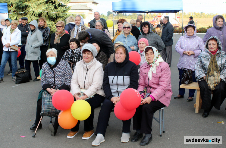 Рік тому у День людей похилого віку в Авдіївці вперше провели яскравий фестиваль «Ретро NEW осінь»: як це було