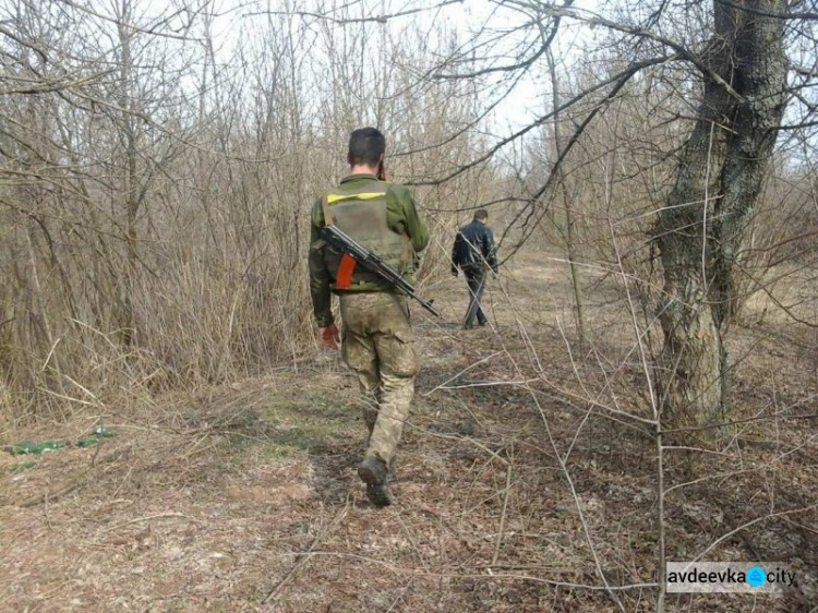 Офицеры группы Cimic Avdeevka развозили продукты, радовали детей и помогали с водными работами