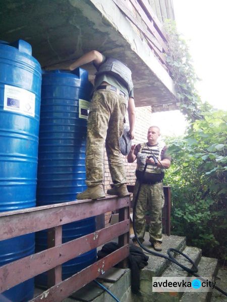 Авдеевские «симики» доставили военным помощь, а детей – домой (ФОТО)