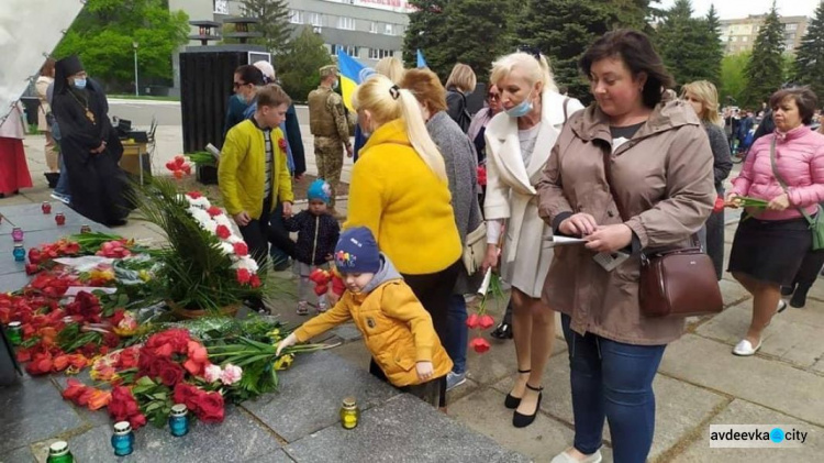 В Авдеевке прошёл митинг по случаю 76-й годовщины Победы над нацизмом во Второй мировой войне 