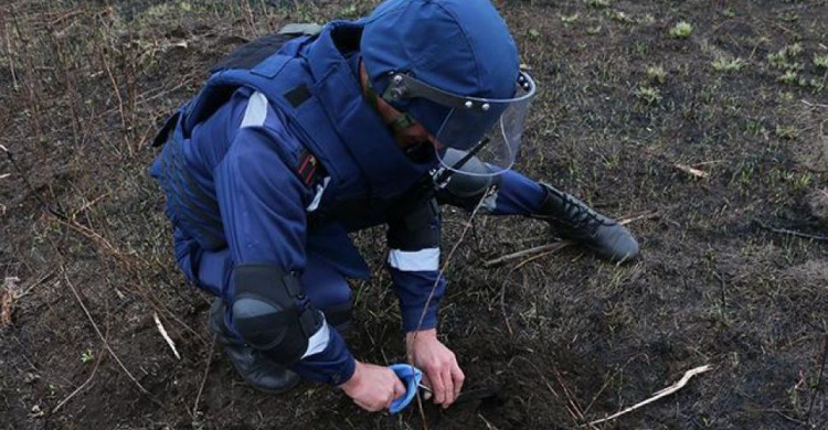 На Донеччині під час розмінування у «сірій зоні» загинув піротехник ДСНС