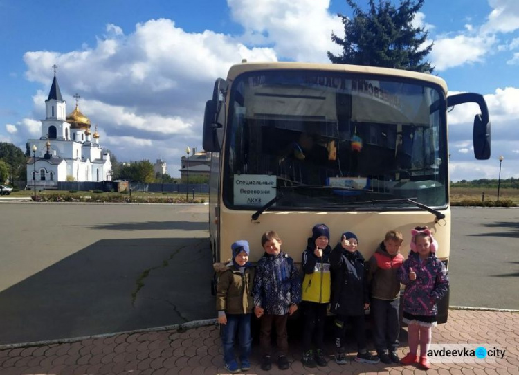 Дворец культуры АКХЗ пригласил первоклассников в увлекательное космическое путешествие