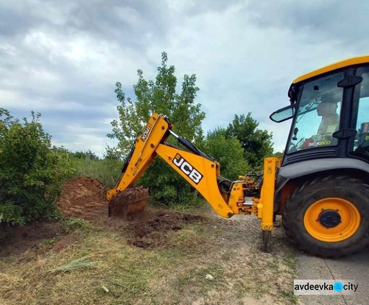 Коммунальщики Авдеевки благоустроили мемориал на «Промке»