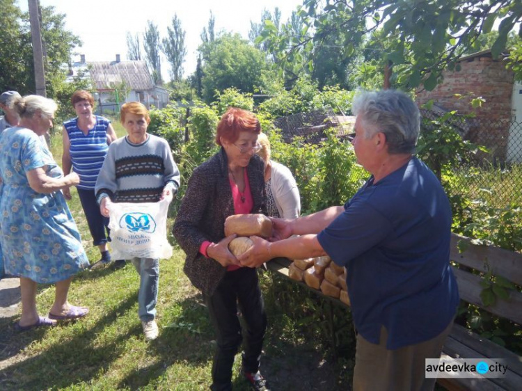 Представители Cimic Avdeevka обеспечили доставку продуктов в прифронтовую зону