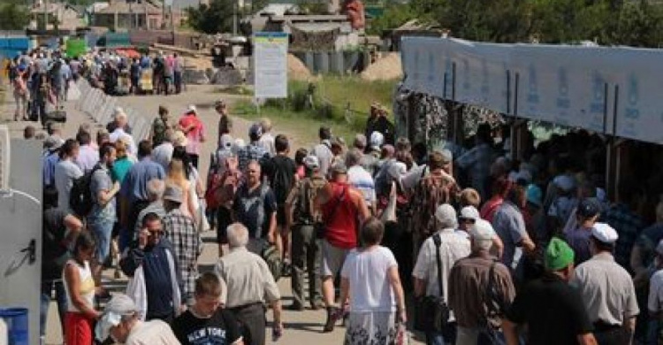 В ООН призвали упростить пересечение КПВВ и выплату пенсий жителям Донбасса и переселенцам