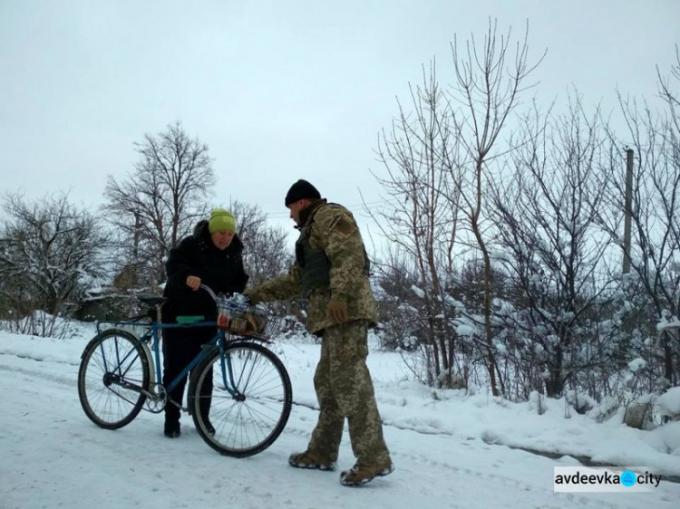 "Симики" доставили гуманитарку  в два недавно освобожденных села  на Донетчине (ФОТО)